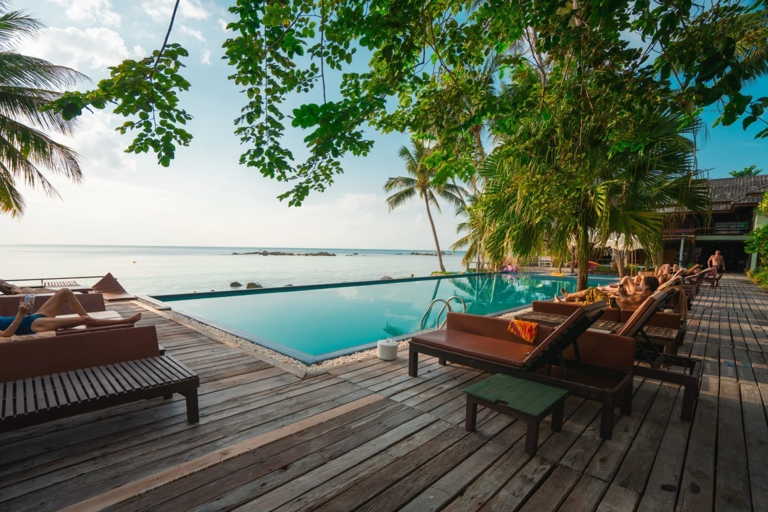 How to (partially) unplug on vacation | aloSIM
