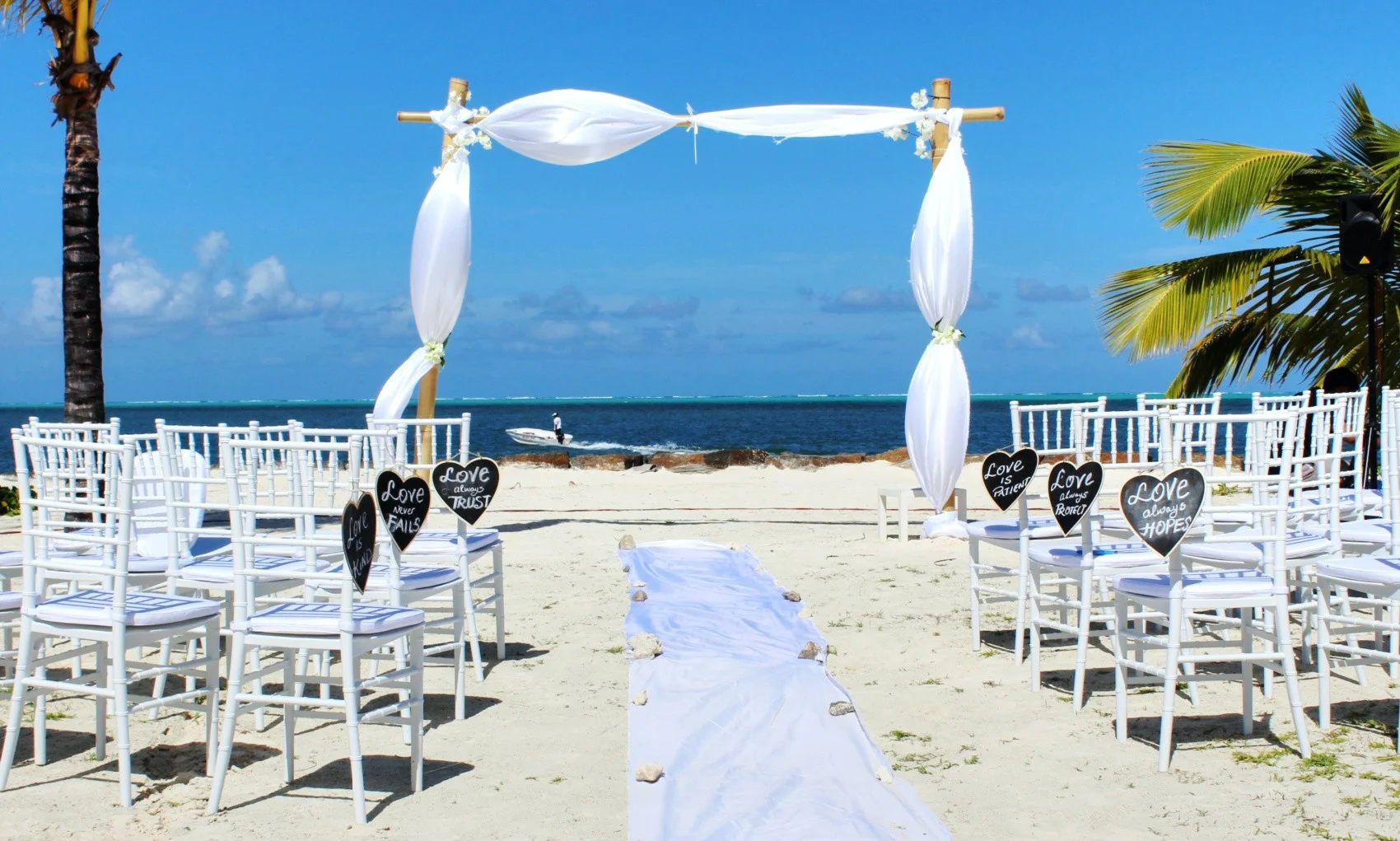 Destination wedding apps that make life easier
