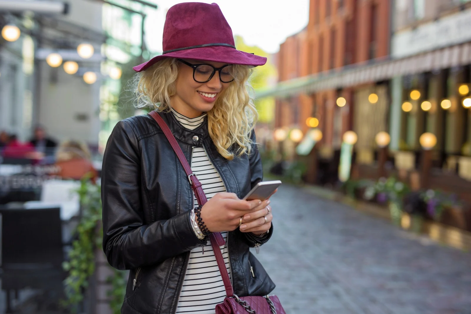 When you're hunting for a good deal and researching the best eSIM for international travel, it's easy to get overwhelmed by your options.