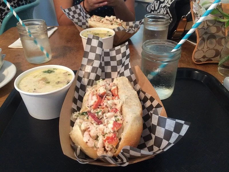 6639326d281b4-the-canteen-lobster-roll