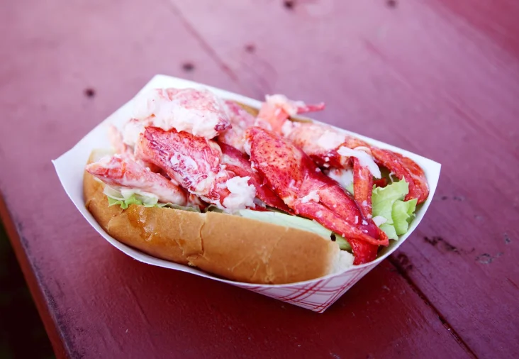 6639380023c7d-best lobster rolls in nova scotia