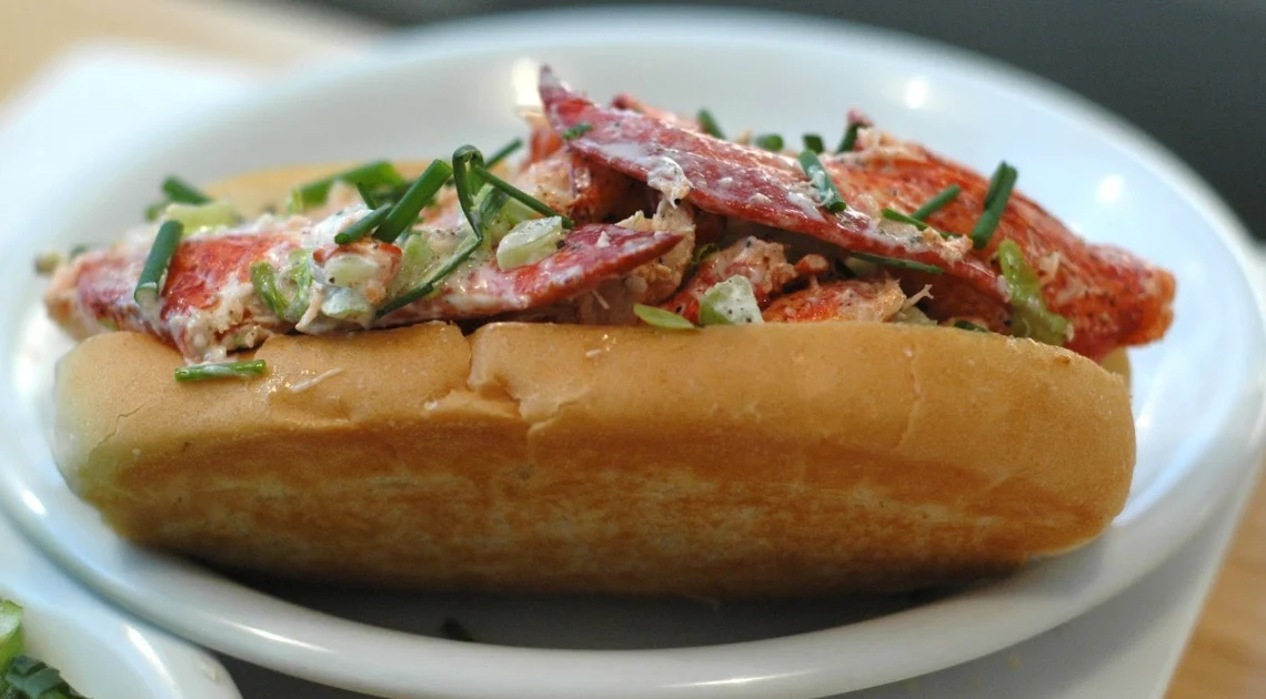 663b8ede2f60a-daves-lobster-halifax