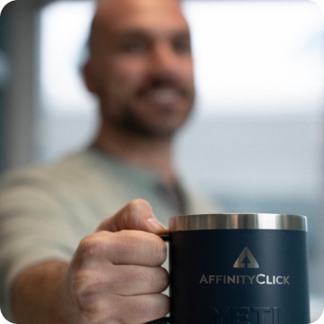 6635331c1caeb-aloSIM staff (1)