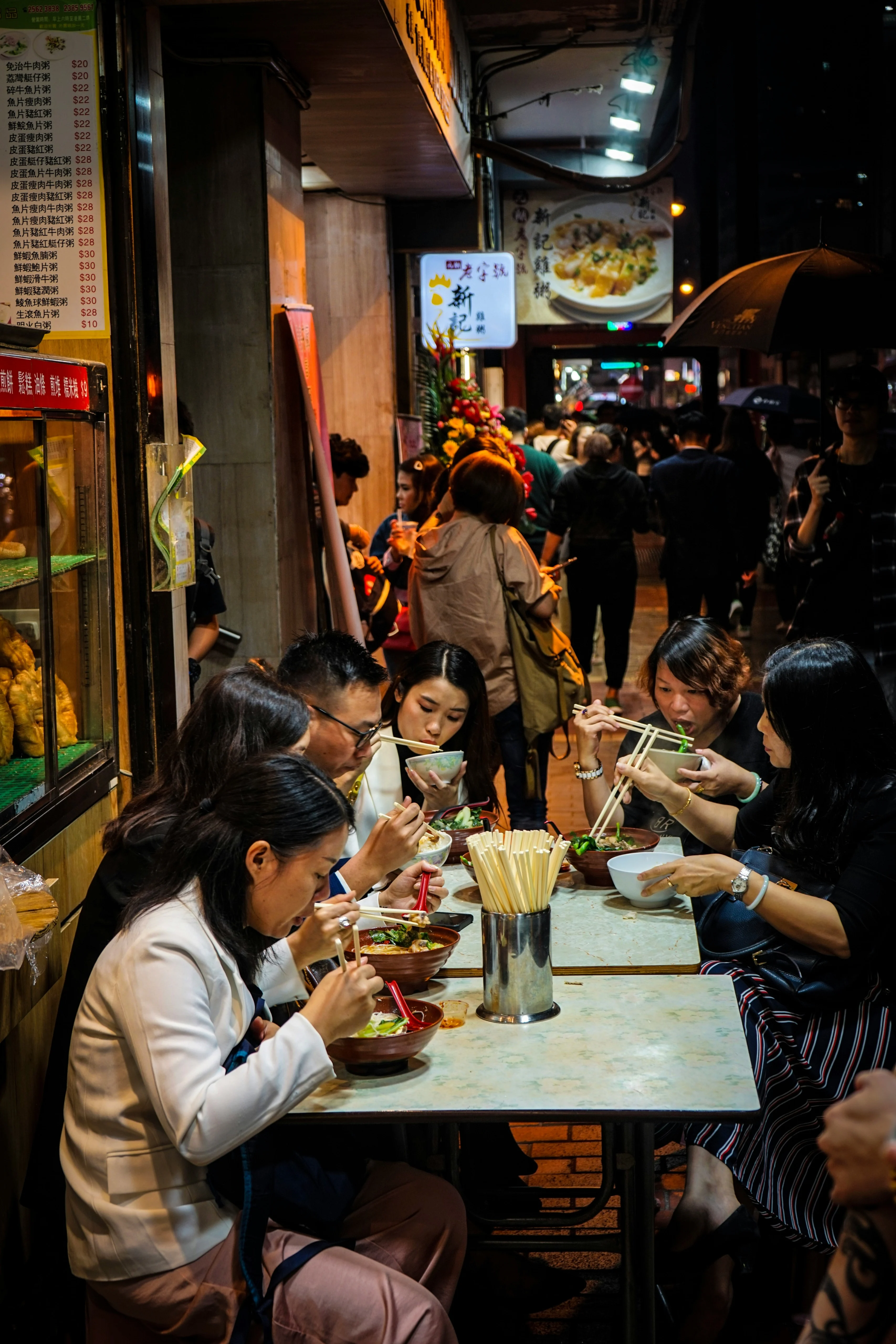 Essential Korean Dining Etiquette Tips